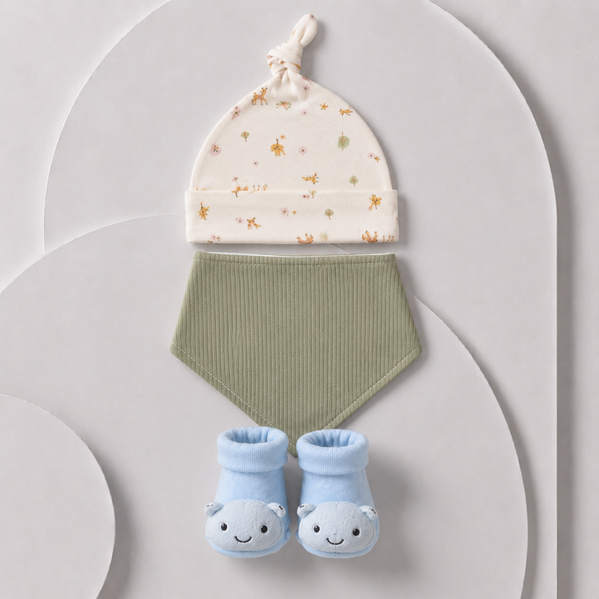 Baby 3-Piece Hat, Bib & Booties Gift Set – Cute Bear Main image